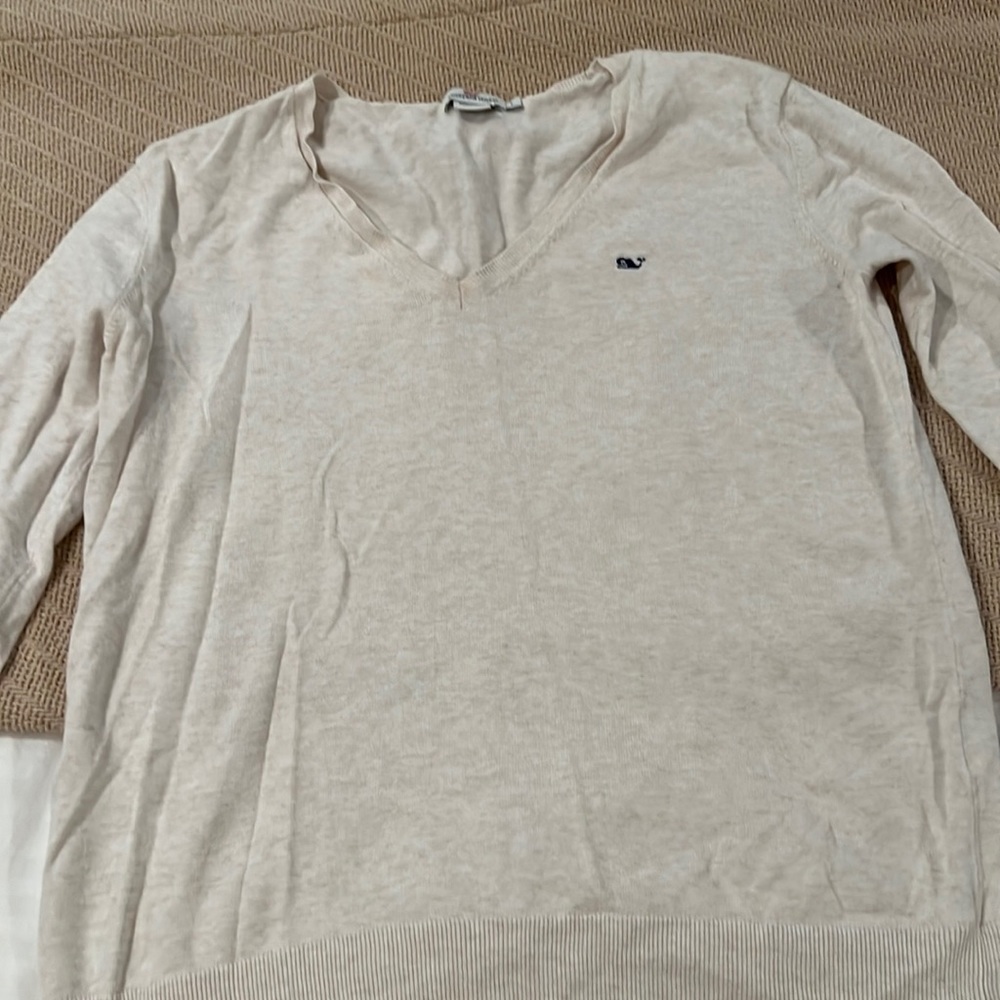 Vineyard Vines vneck sweater